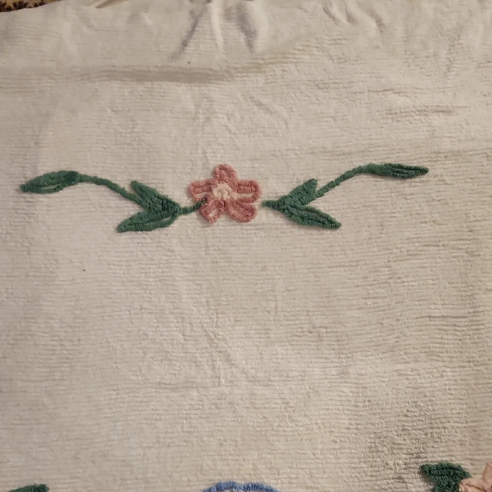 Vintage Chenille set white